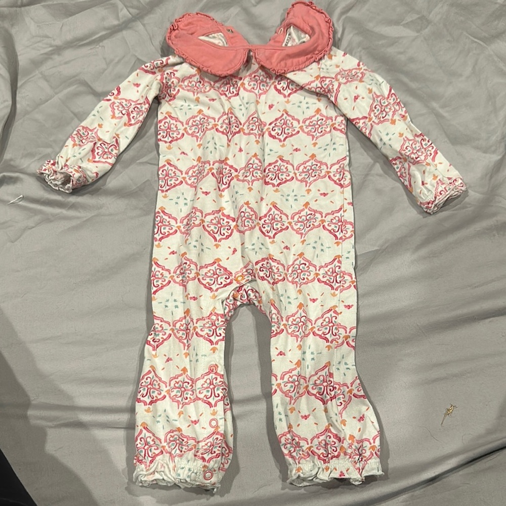 Burt's Bees Baby Pink and White Footies with Soft Pattern